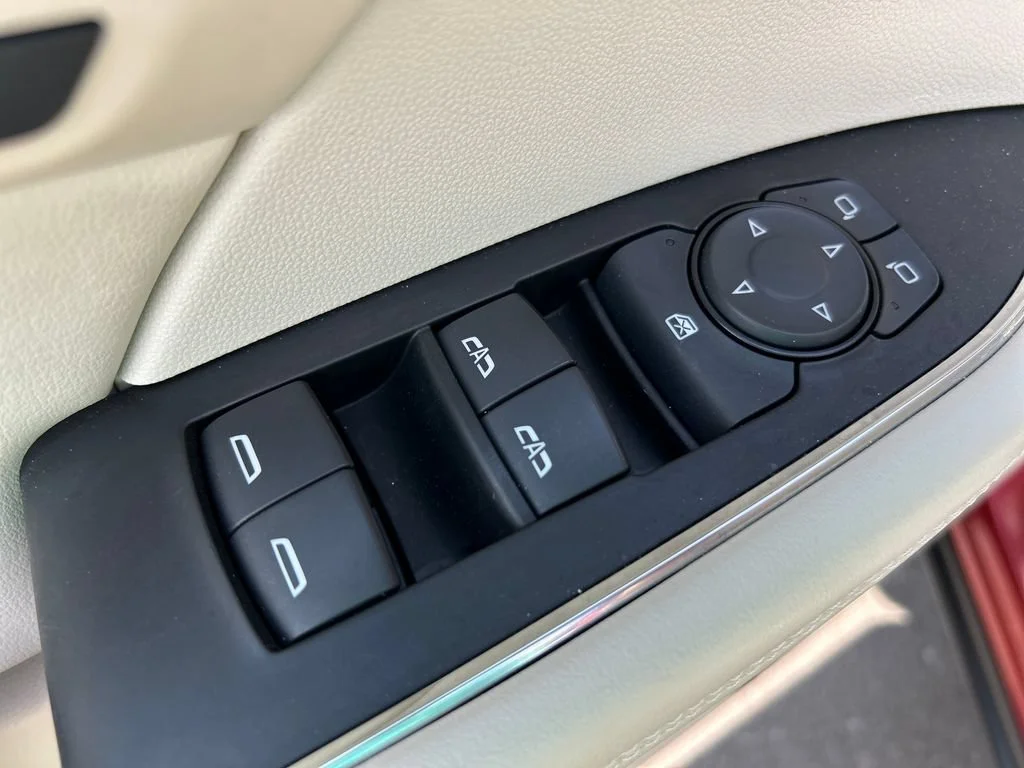 Used 2023 Cinnabar Metallic Buick Avenir image 18