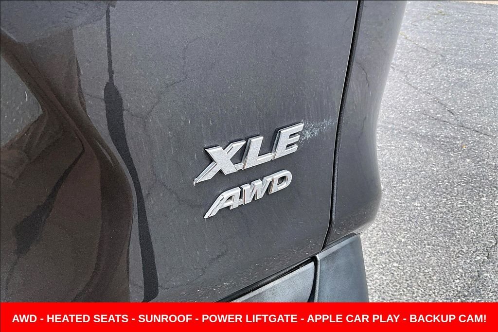 Used 2020 Gray Toyota XLE Premium image 23