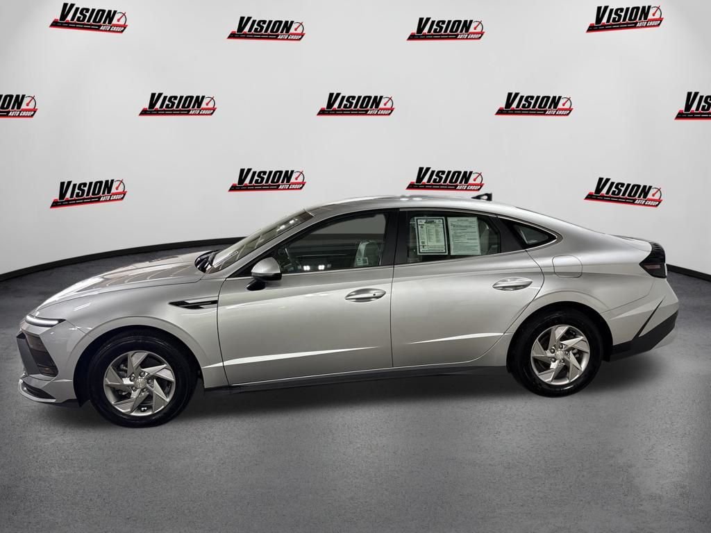 Certified Used 2025 Silver Hyundai SE image 8