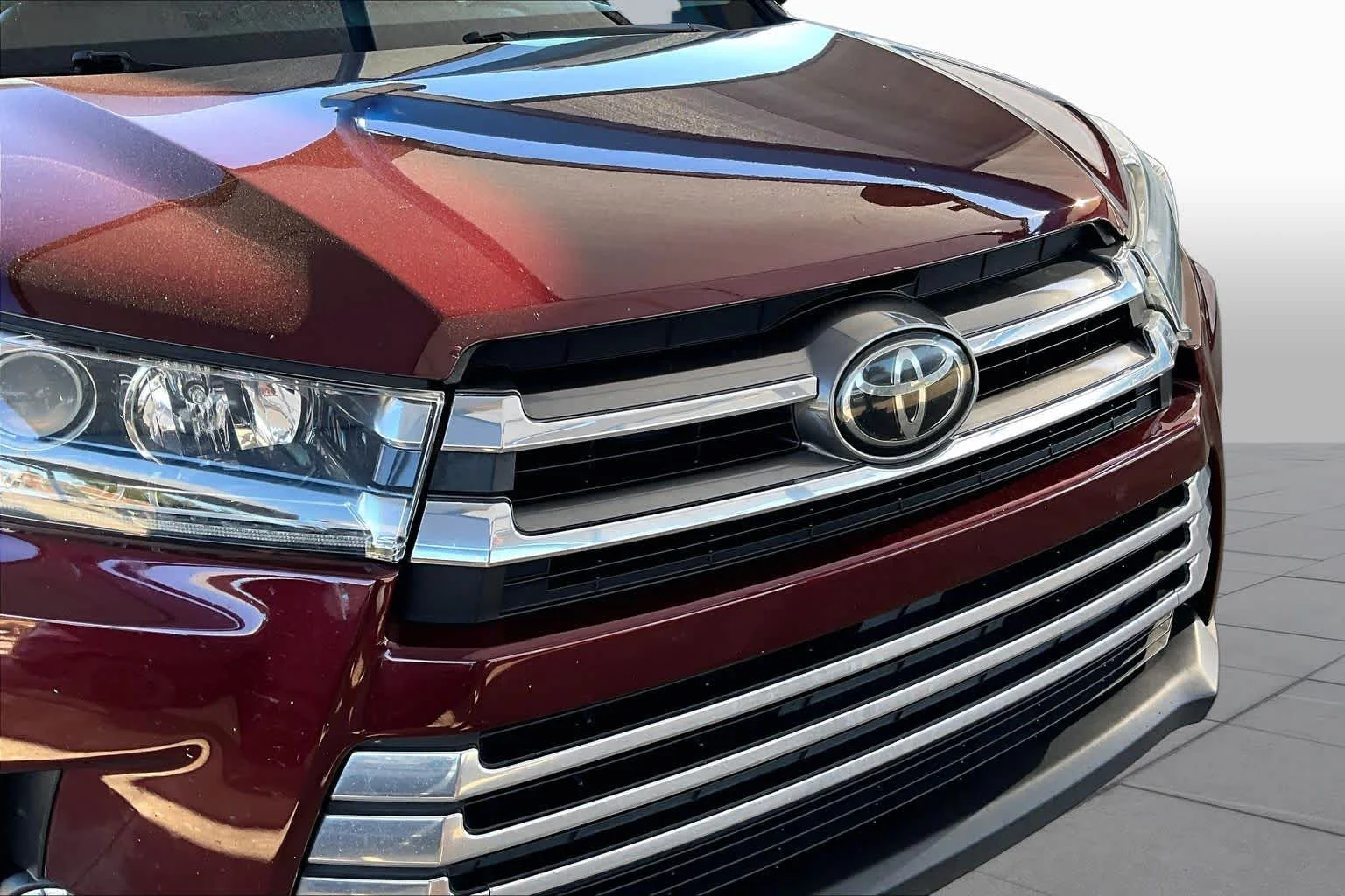 Used 2017 Ooh La La Rouge Mica Toyota Limited image 30
