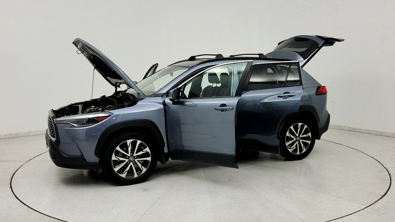 Used 2023  Toyota XLE image 12