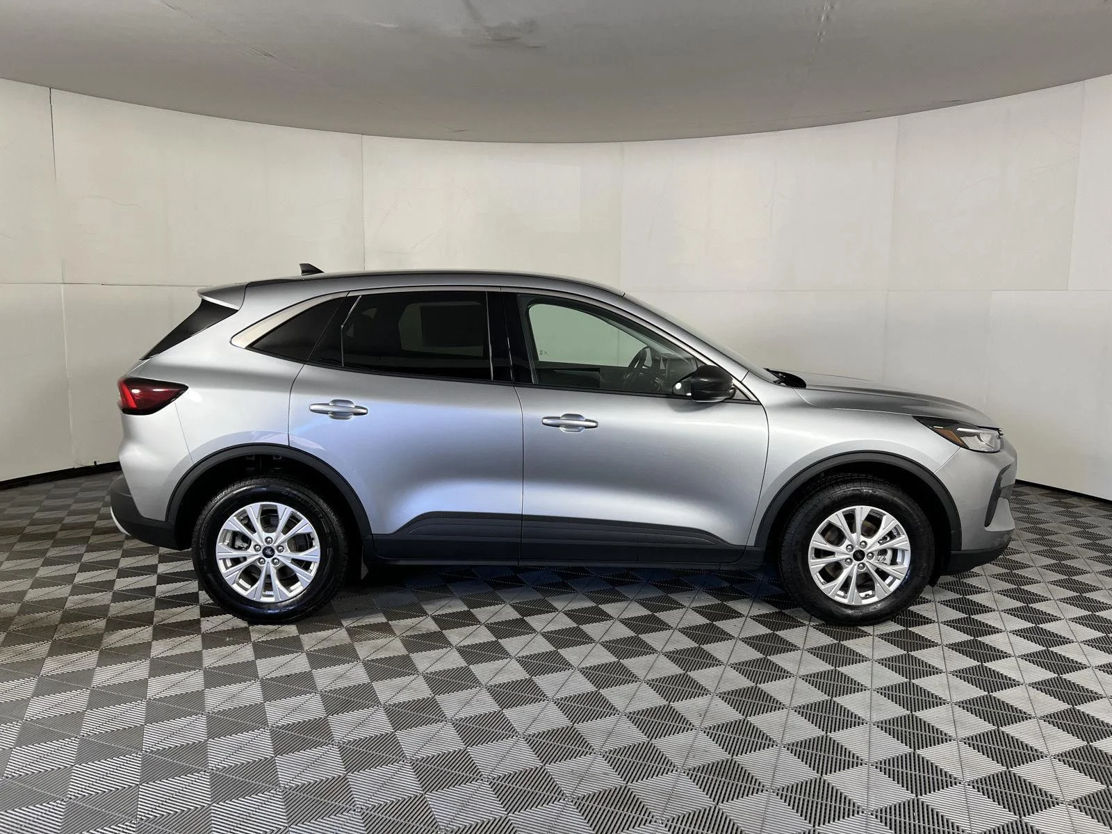 Used 2023 Iconic Silver Ford Active image 23
