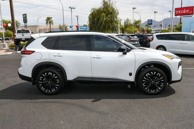 New 2026 Everest White Pearl TriCoat Nissan Dark Armor image 7
