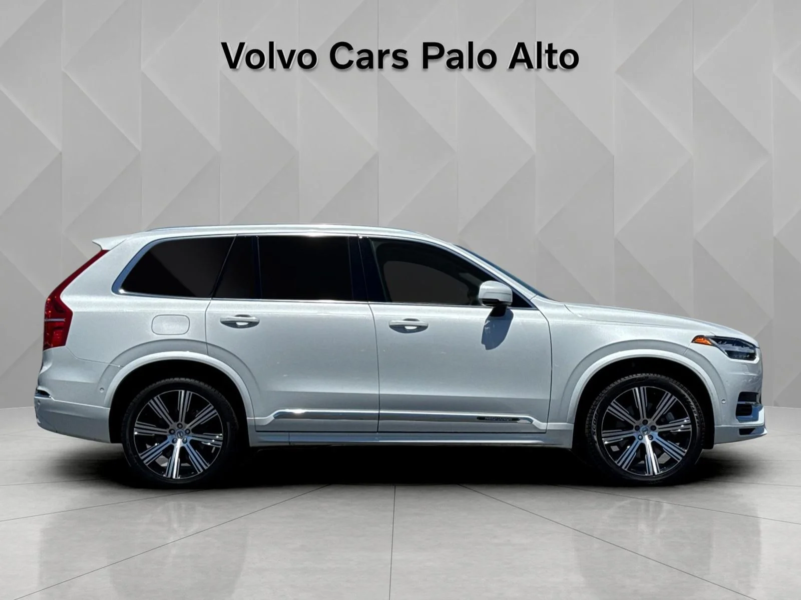 Used 2023 White Volvo T8 Plus Bright Theme 7 Passenger image 11