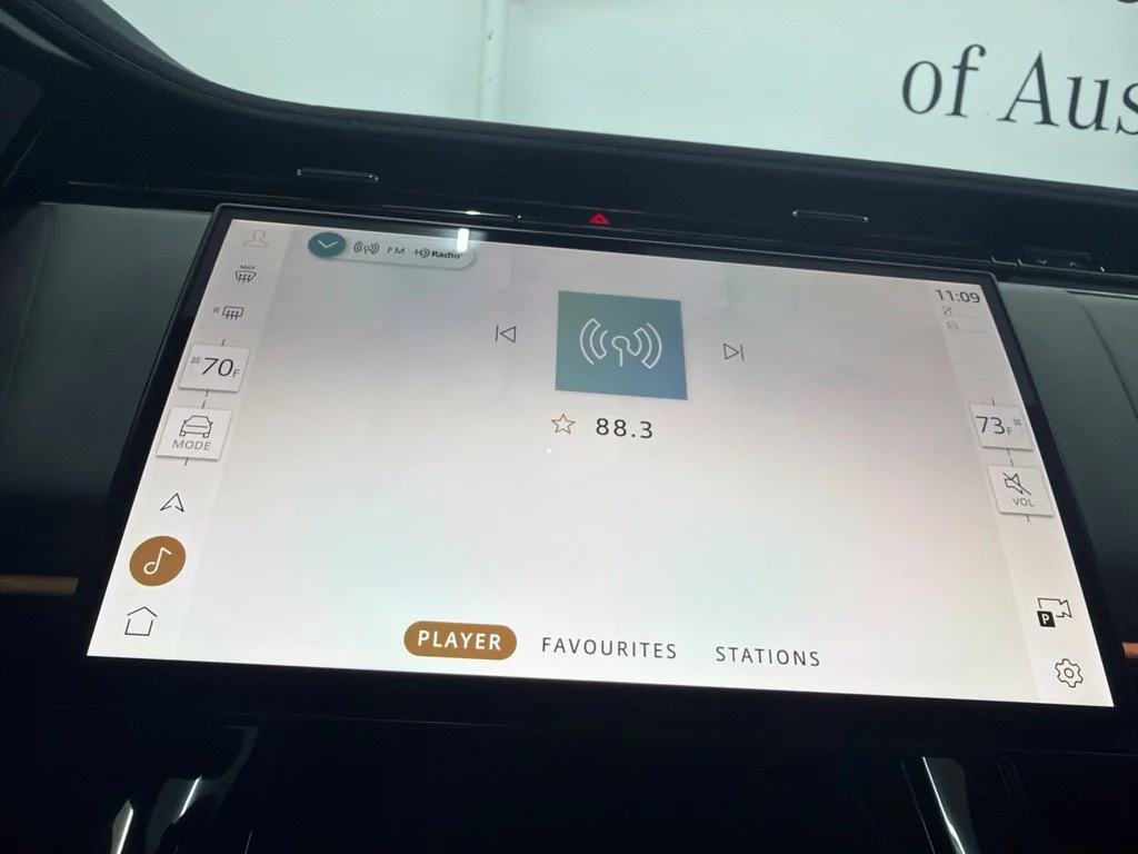 New 2024 Gray Land Rover Dynamic SE image 16
