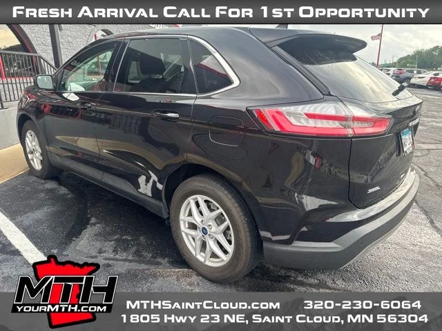 Certified Used 2022 Black Ford SEL image 3