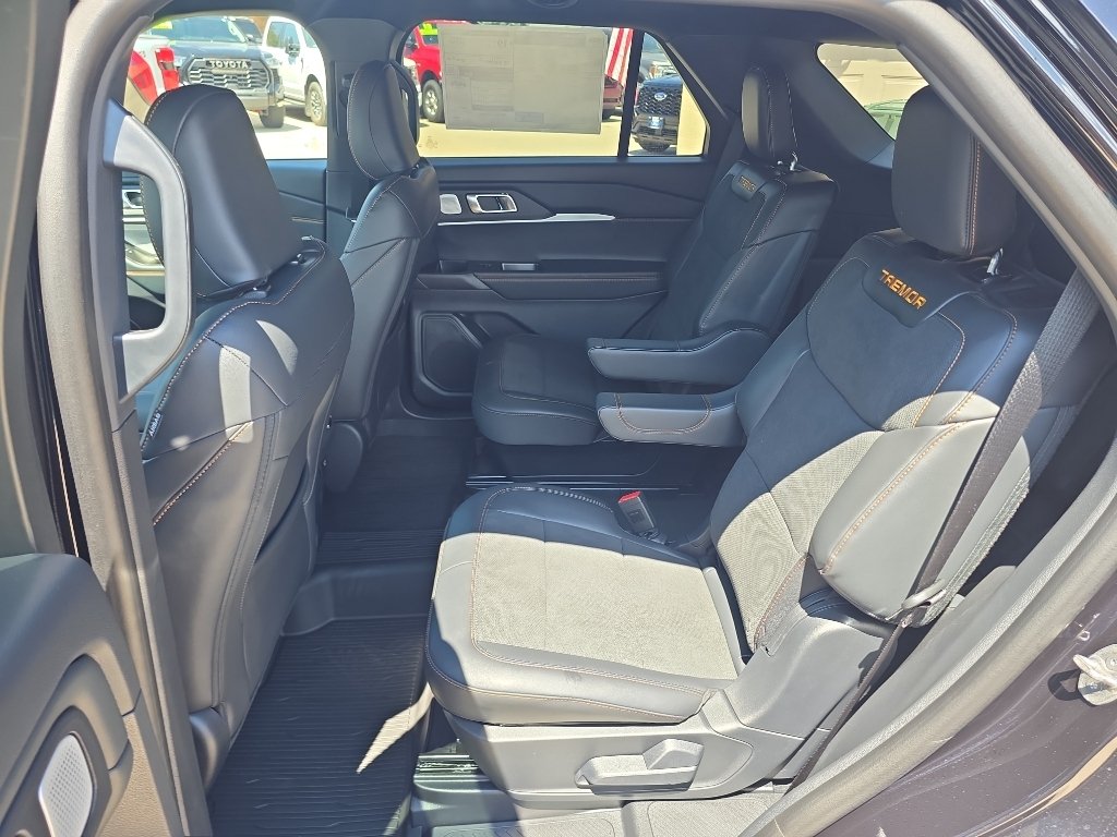 New 2026 Agate Black Metallic Ford Tremor® image 33