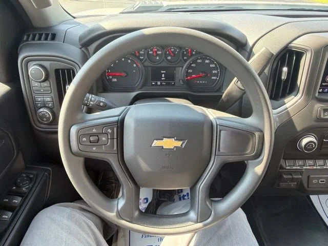 New 2026 Summit White Chevrolet WT image 30