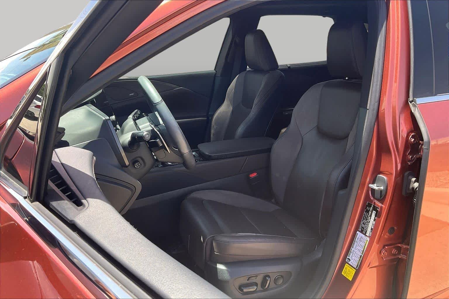Used 2023 Copper Crest Lexus Luxury image 8