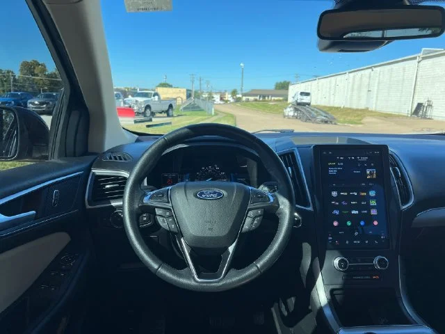 Used 2022 Red Ford SEL image 20
