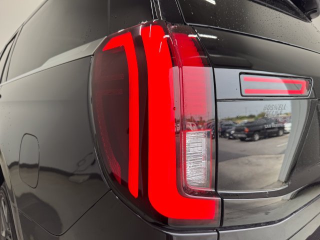 Used 2025 Dark Matter Gray Metallic Ford Platinum image 35