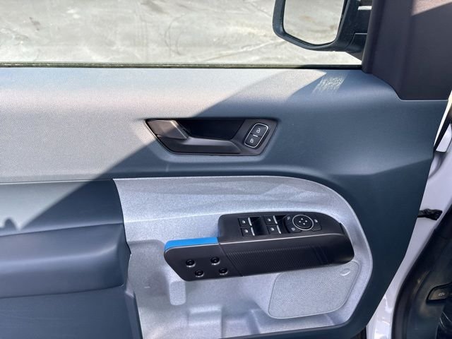New 2025 Oxford White Ford XLT image 14