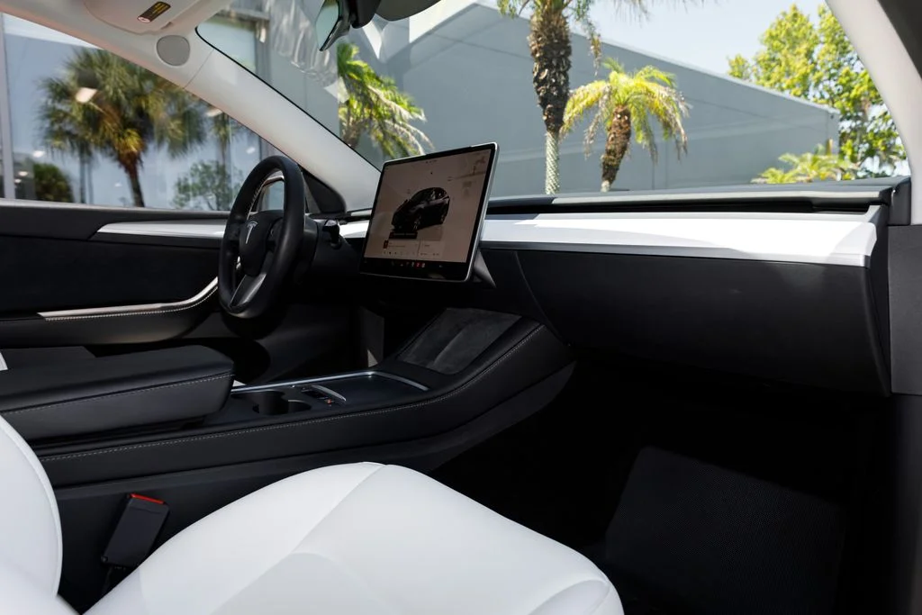 Used 2023  Tesla Long Range image 14