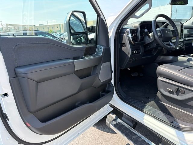 New 2026 Star White Metallic Tri-Coat Ford F-350® Lariat® image 12