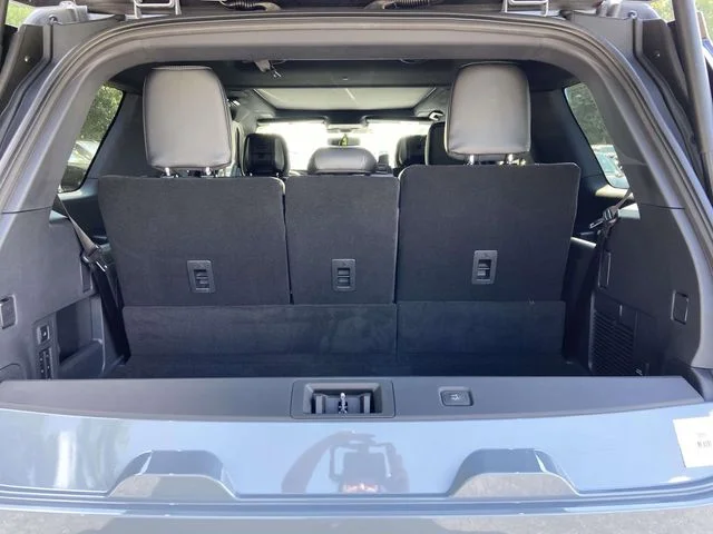 New 2027 Gray Ford Platinum image 7