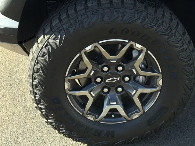 Used 2025 White Chevrolet ZR2 image 8