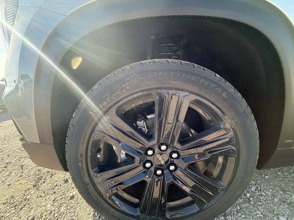 New 2026 Sterling Metallic GMC Elevation image 16