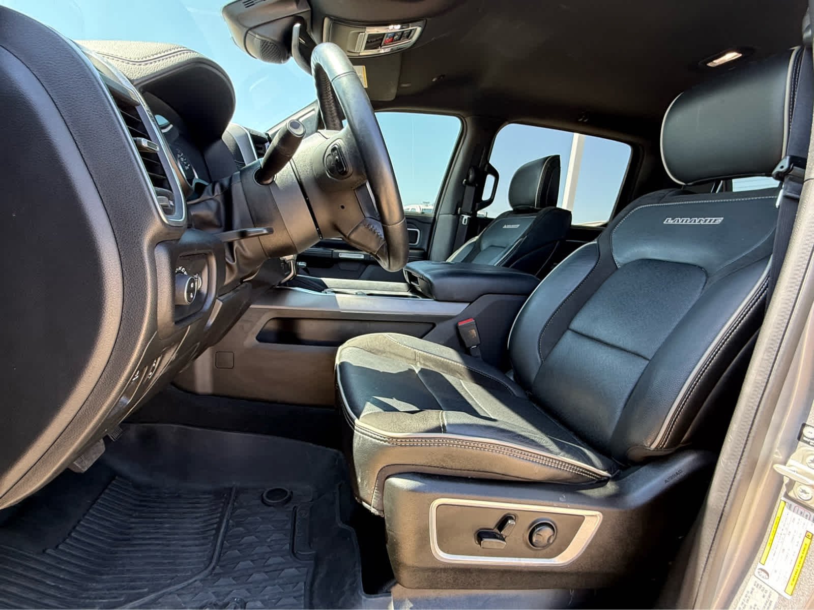 Used 2023 Billet Silver Metallic Clearcoat Ram Laramie image 24