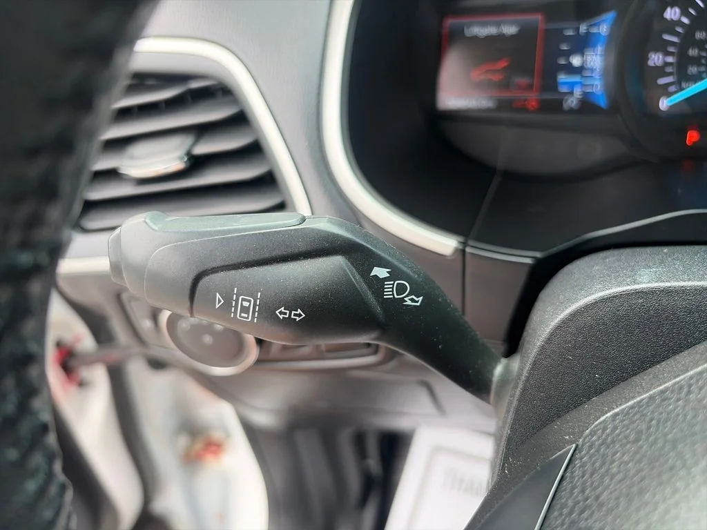 Used 2020 Oxford White Ford SEL image 34