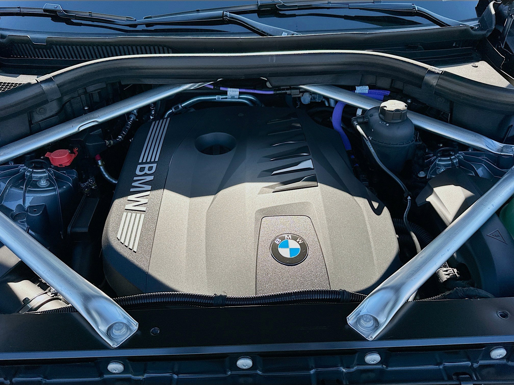 New 2026 Skyscraper Grey Metallic BMW sDrive40i image 25