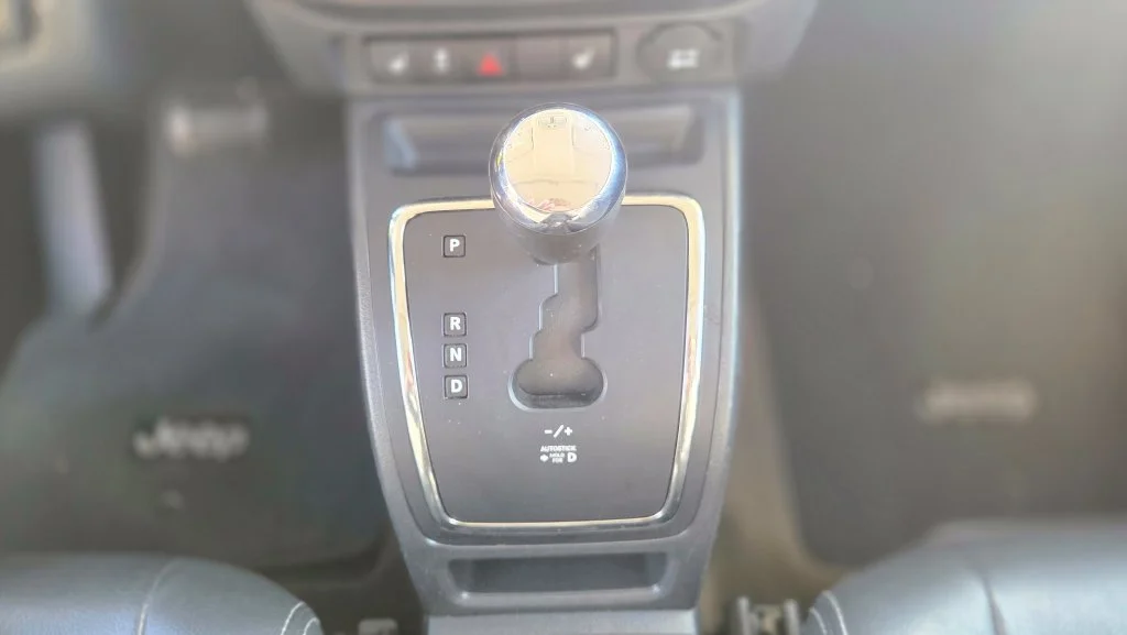 Used 2016 Silver Jeep High Altitude image 22