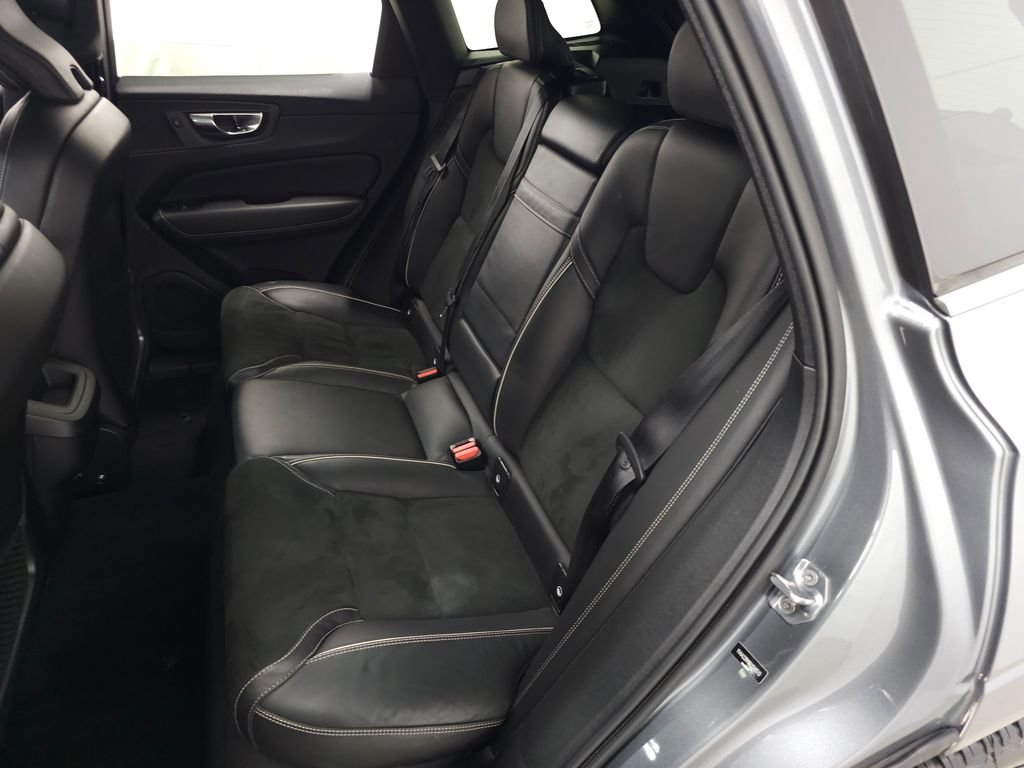 Used 2019 Osmium Gray Metallic Volvo T6 R-Design image 36