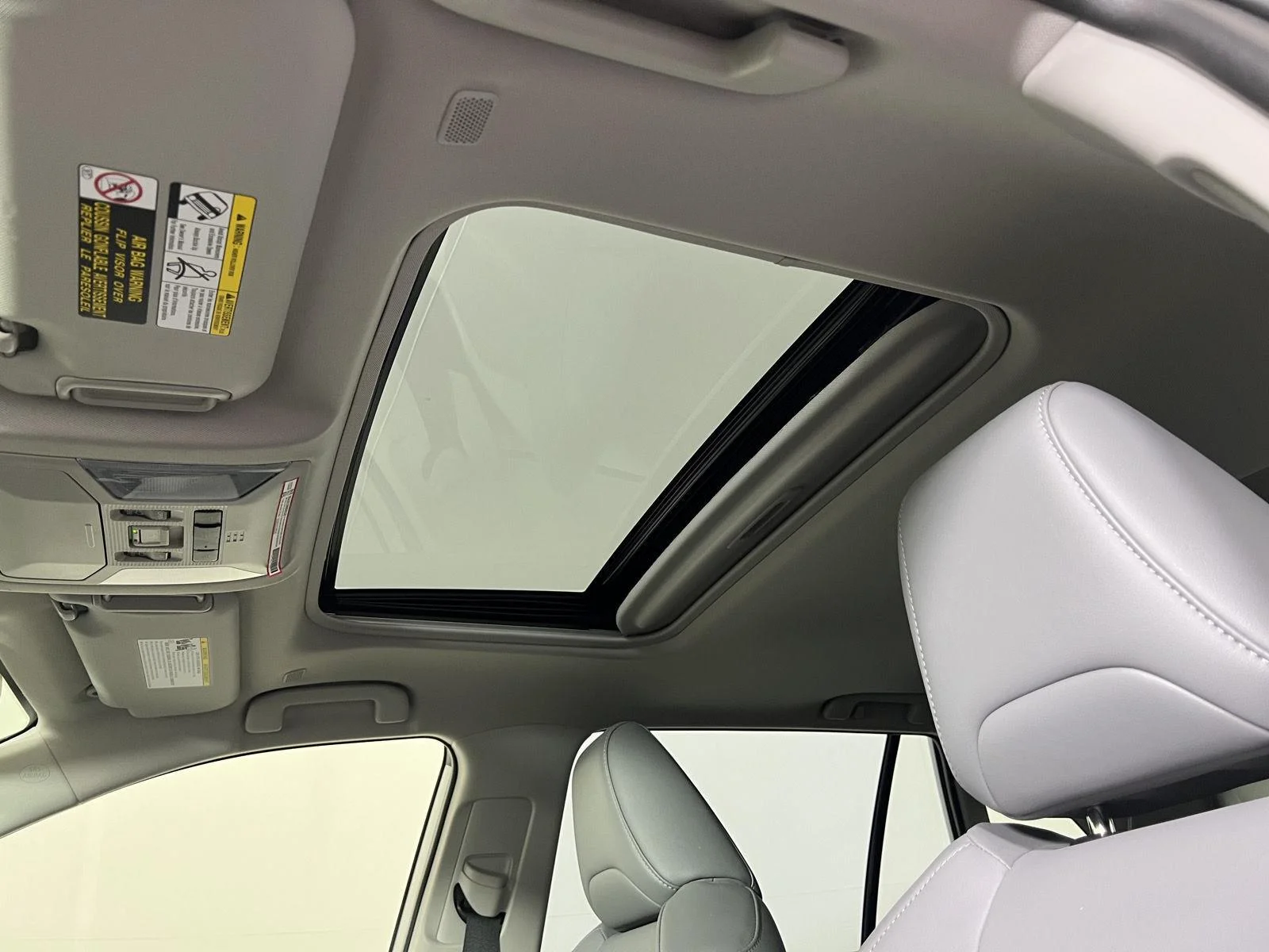 Used 2024 Silver Sky Metallic Toyota XLE Premium image 27