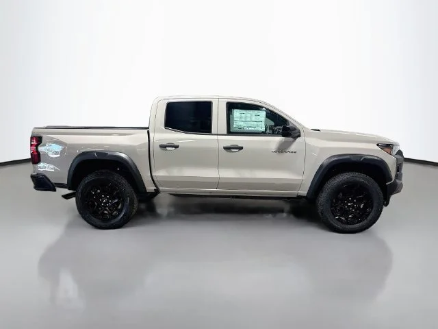 2026 Chevrolet Colorado Trail Boss - Photo 6
