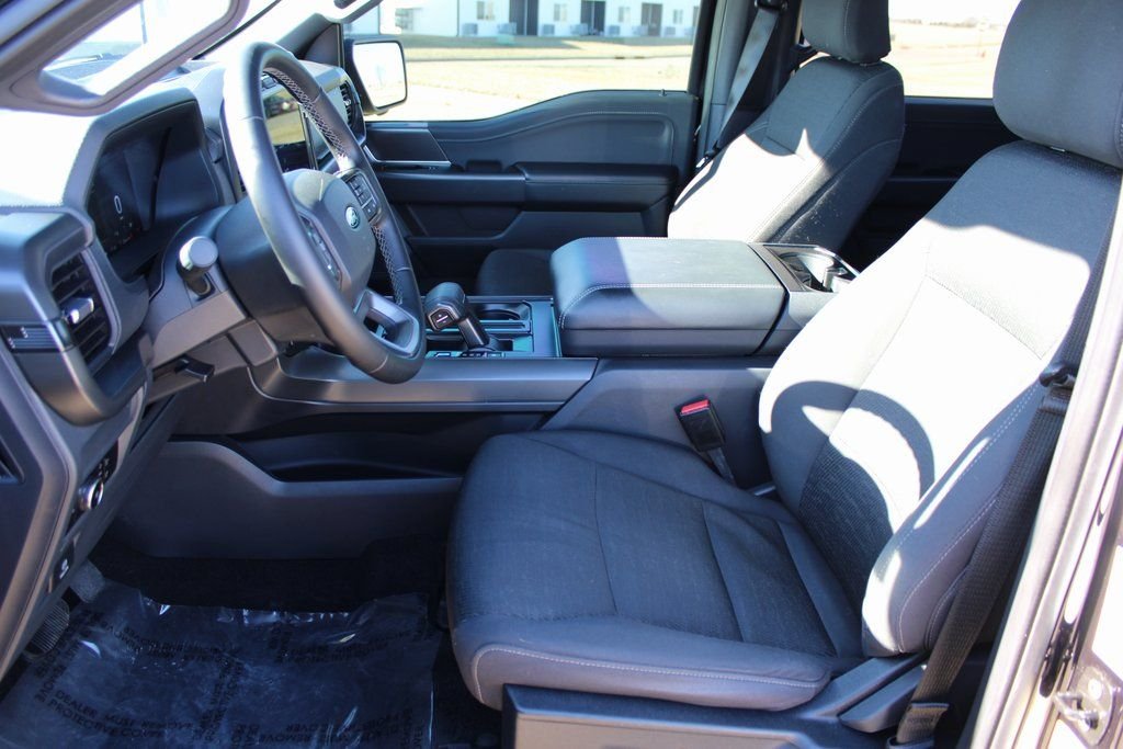 Used 2024  Ford XLT image 6