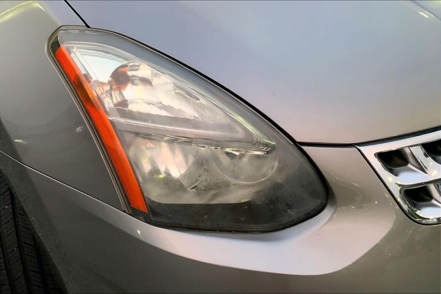 Used 2015 Platinum Graphite Nissan S image 26