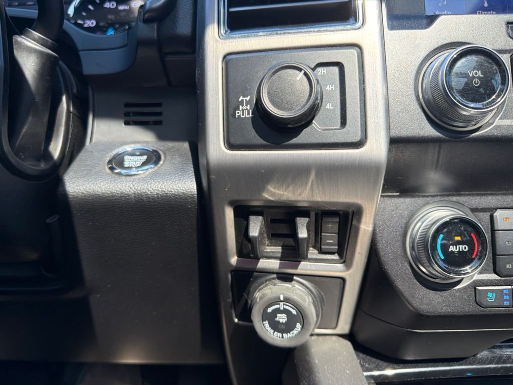 Used 2020 Magnetic Ford Platinum image 29