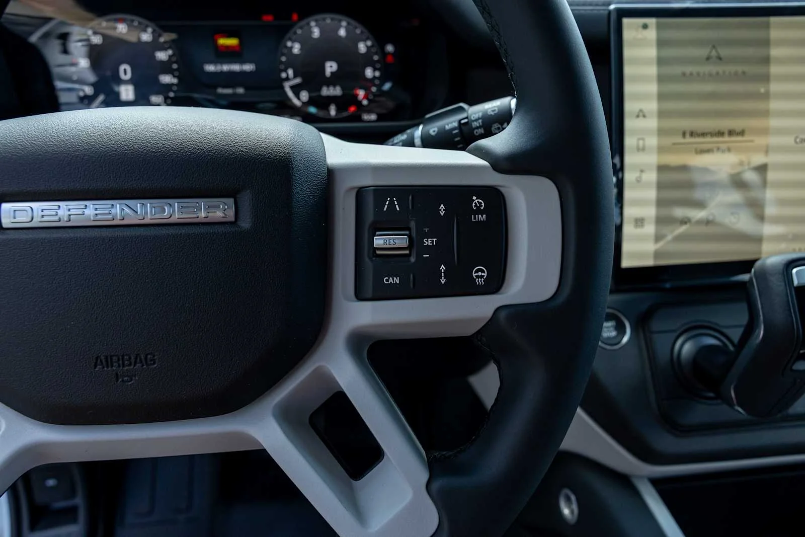 New 2026 Fuji White Land Rover S image 16