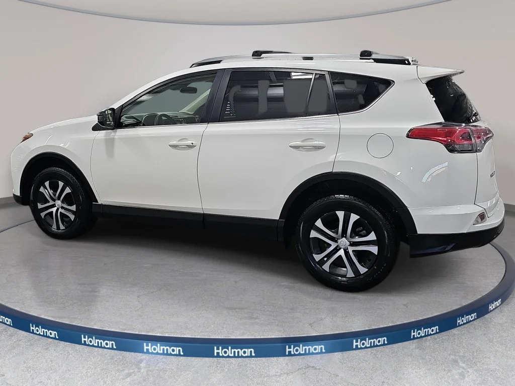 Used 2017 White Toyota LE image 9
