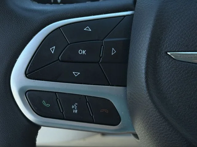 Used 2024 Silver Chrysler Touring L image 27