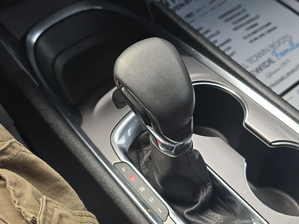 Used 2024 White Chevrolet LT image 26