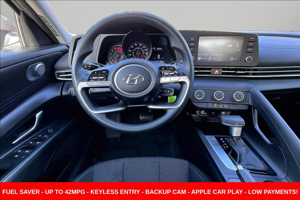 Used 2023 Silver Hyundai SE image 8
