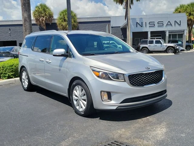 Used 2015 Silver Kia EX image 3
