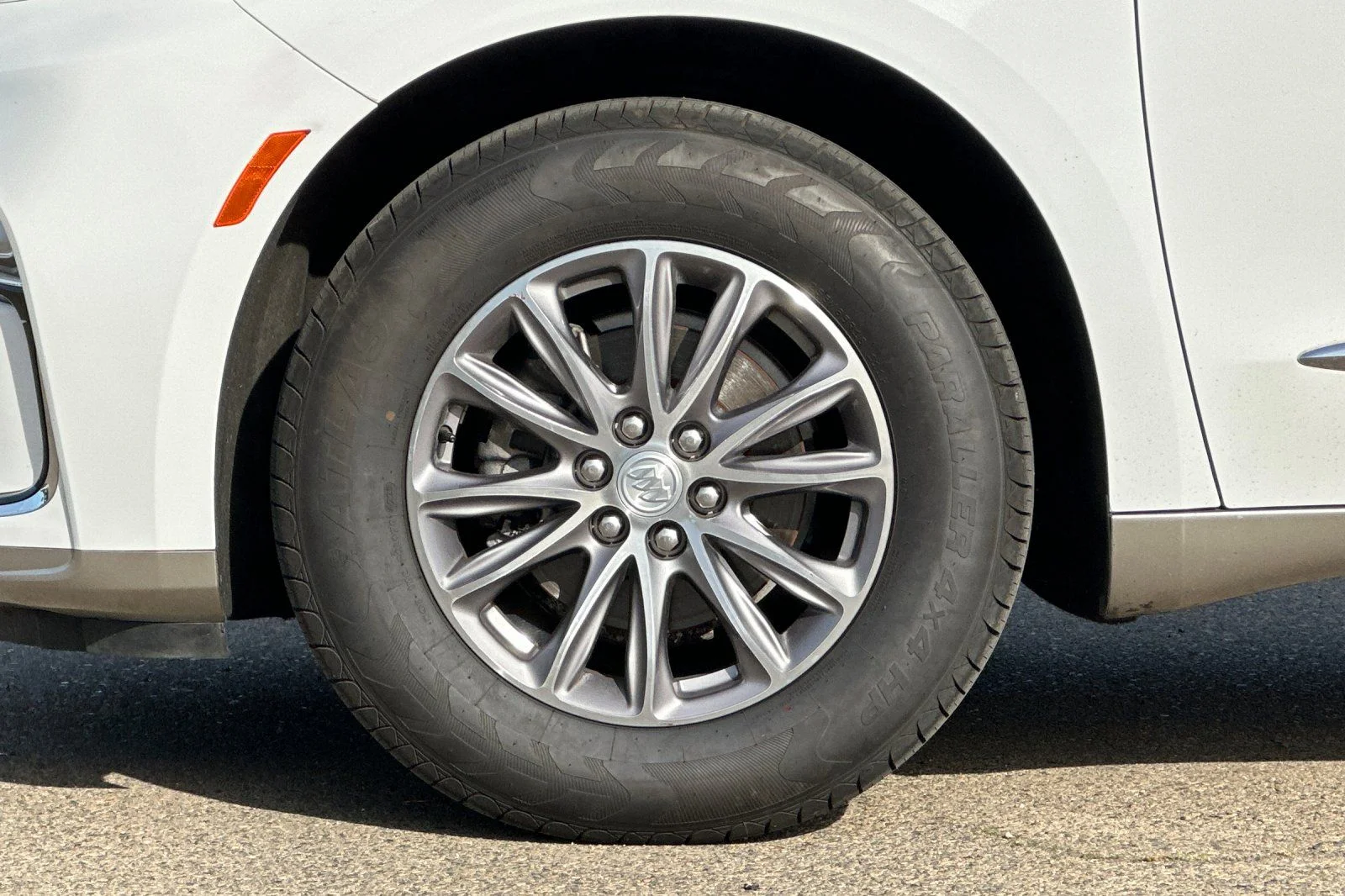 Used 2022 White Buick Essence image 26