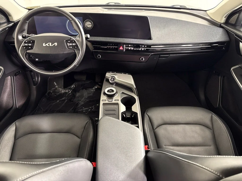 Used 2023 Blue Kia Wind image 14