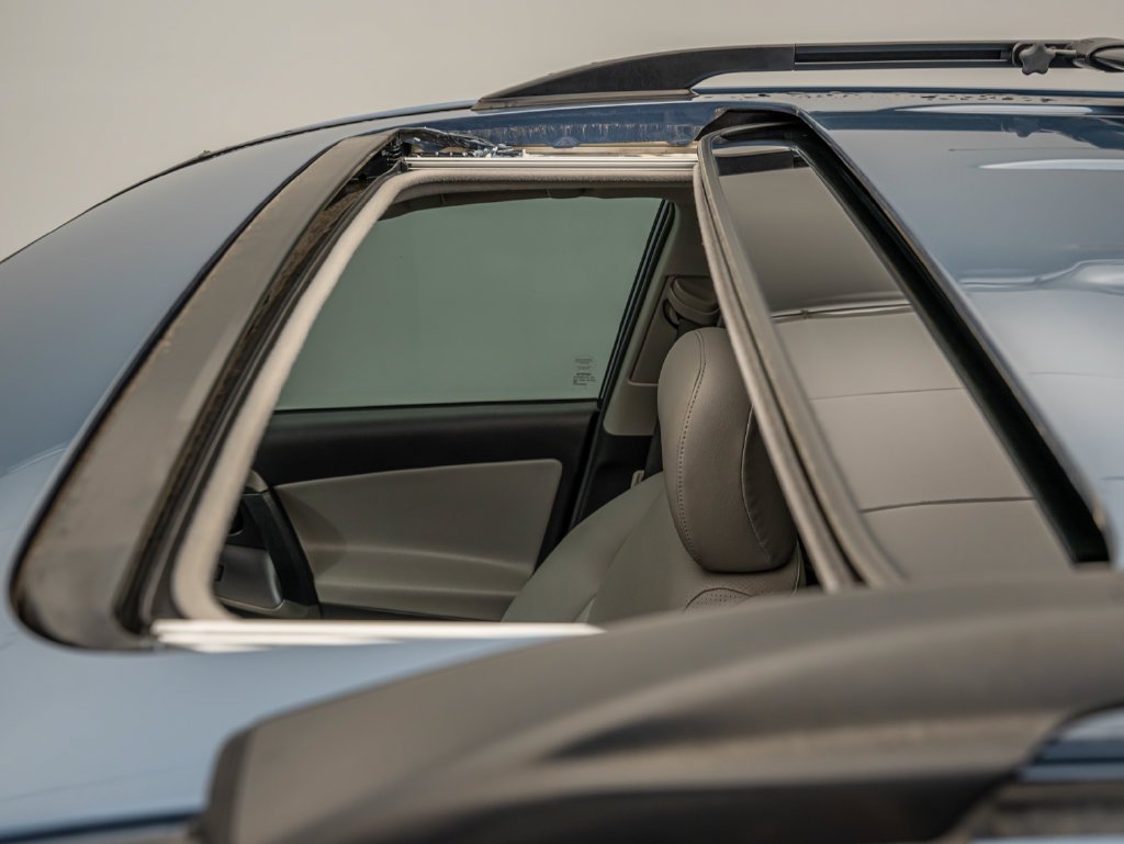 Used 2011 Pacific Blue Metallic Toyota Limited image 14