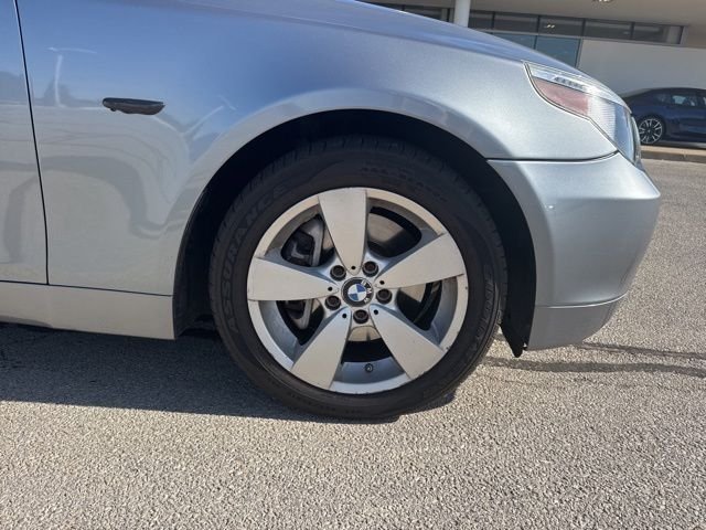 Used 2007  BMW 525xi image 3