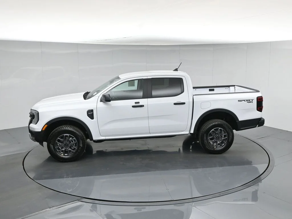 New 2026 Oxford White Ford XLT image 40