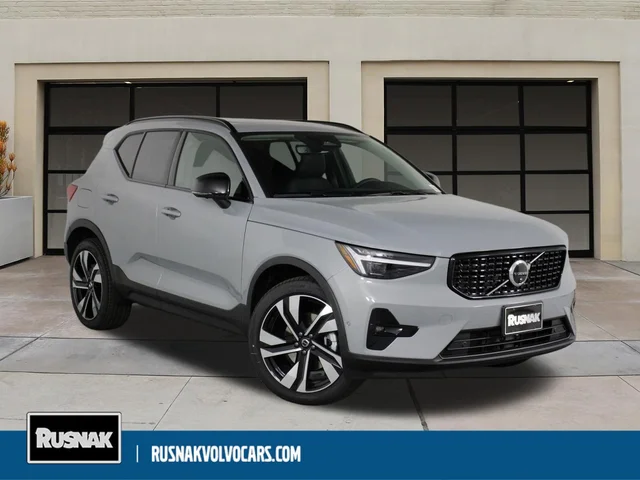 2026 Volvo XC40 B5 Ultra
