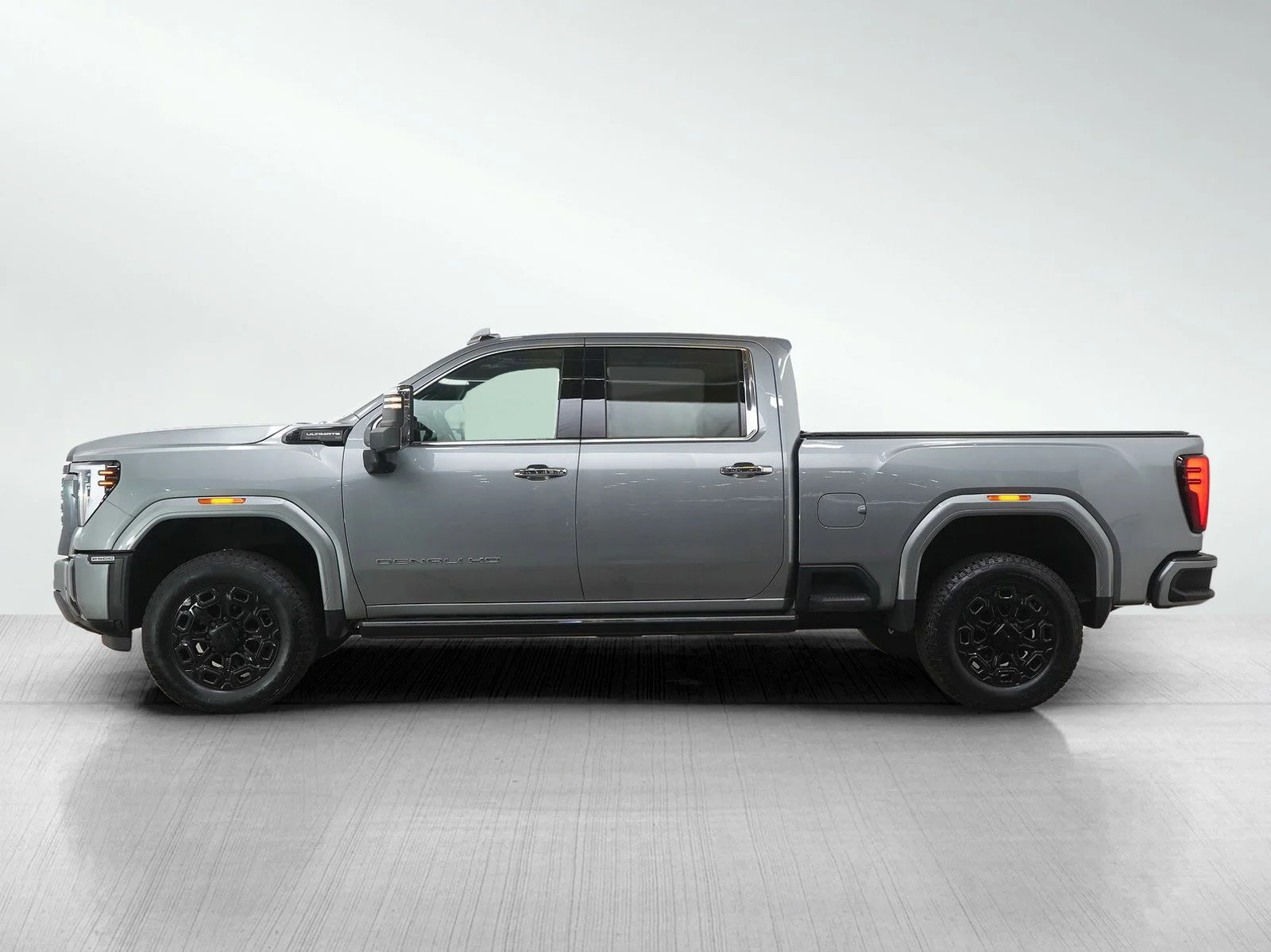 Used 2024 GMC Sierra 2500HD Denali Ultimate with VIN 1GT49XEY8RF171362 for sale in Roseville, Minnesota