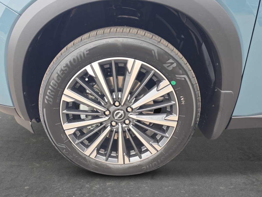 New 2026 Baltic Teal Pearl Nissan Platinum image 9