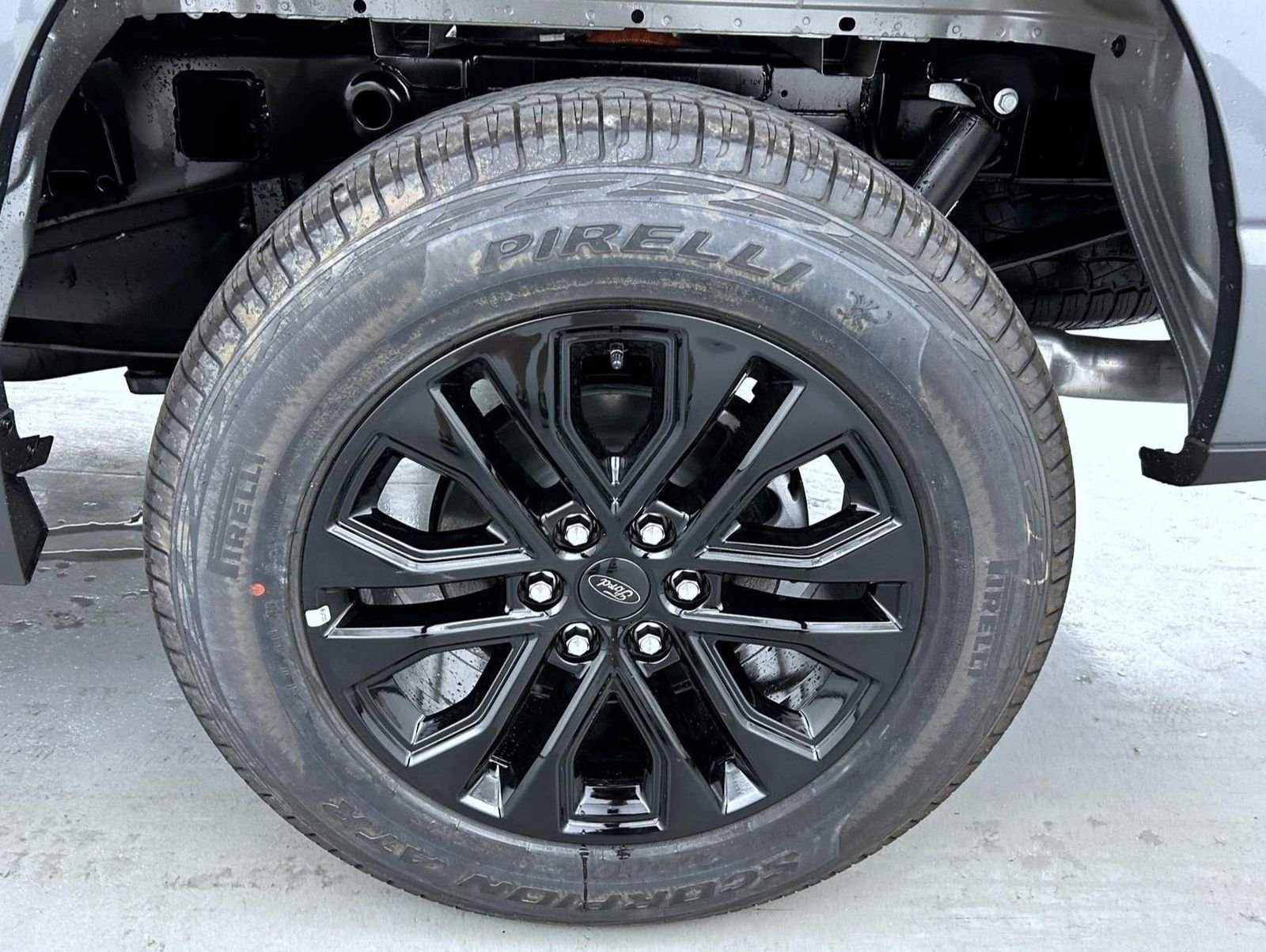 New 2026 Carbonized Gray Metallic Ford XLT image 23