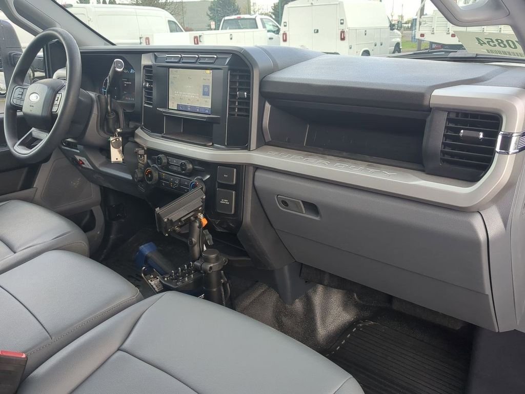 2024 Ford F-550 Super Duty Chassis Cab XL - Photo 59