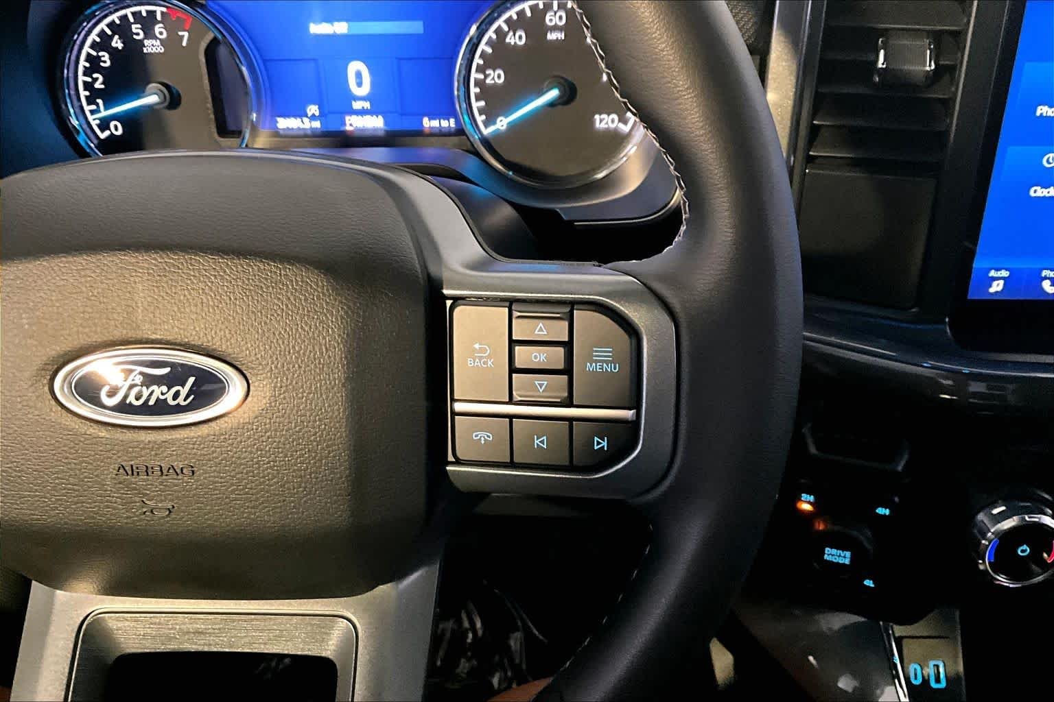 Used 2023 Oxford White Ford XLT image 25