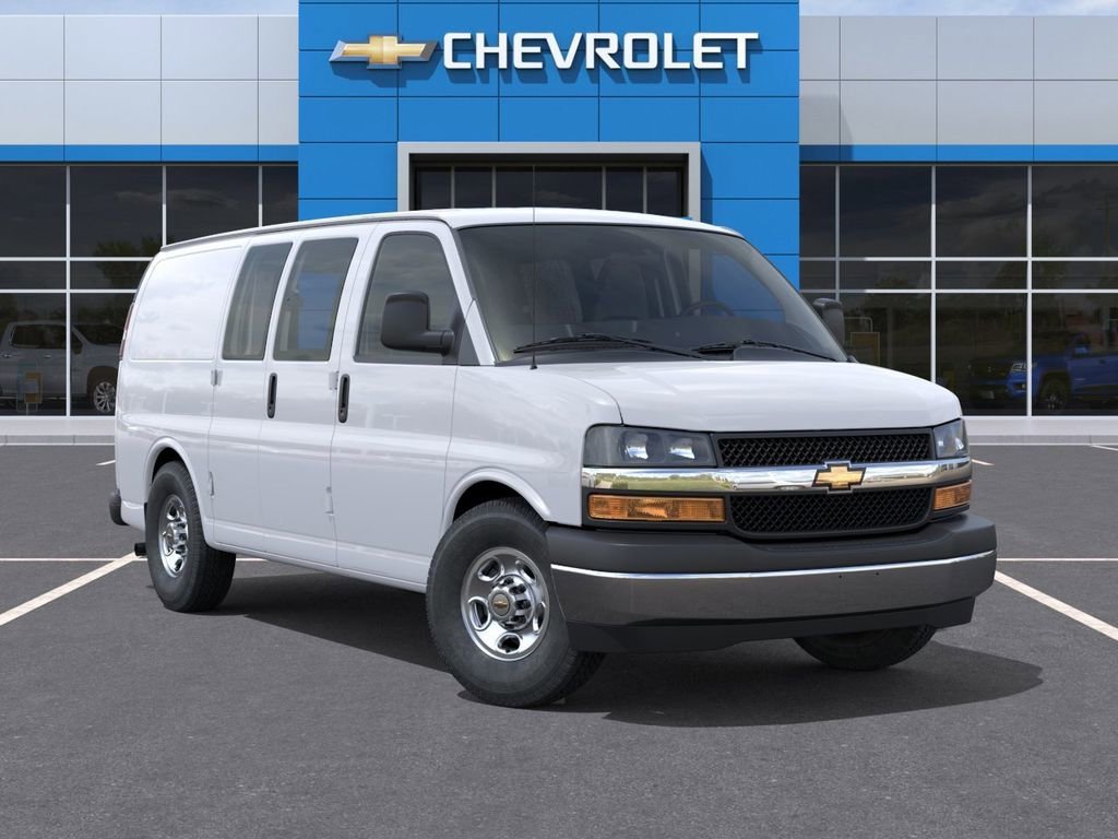 New 2026 Summit White Chevrolet WT image 7