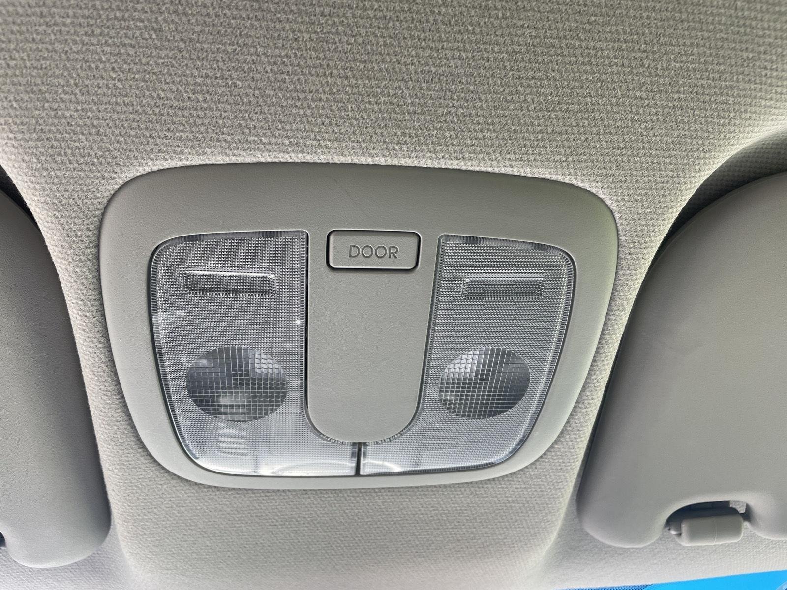 Used 2012 Molten Kia + image 3
